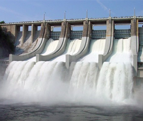 Vodní elektrárna přehrada Slapy s vákonem 3 x 48 MW.